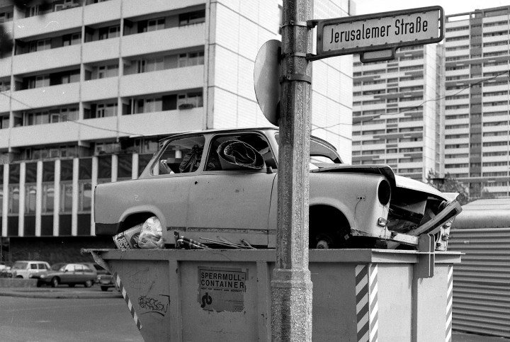 003 trabi Berlin chute du mur Berlin 9 nov 89 (3)