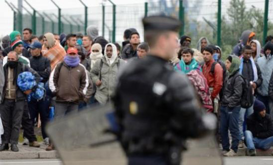 Calais france-police-immigration Amnesty.org