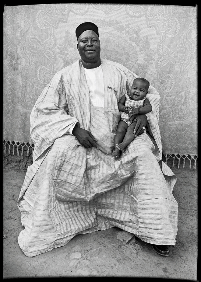 005 Seydou Keita 1949 1951 Seydou Keita 1950 (c) S Keita Skpeac photo courtesy CAAC picozzi collection Genève