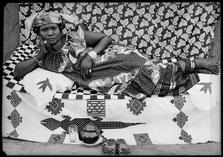 011 1958 Geneve contemporary african art collection Seydou Keita 1950 (c) S Keita Skpeac photo courtesy CAAC picozzi collection Genève