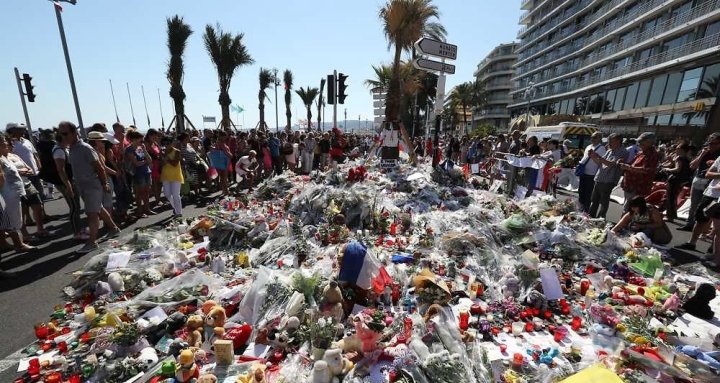 2015052_retour-sur-la-quatrieme-journee-apres-la-terrible-tuerie-de-nice-web-tete-0211134997732_1000x533