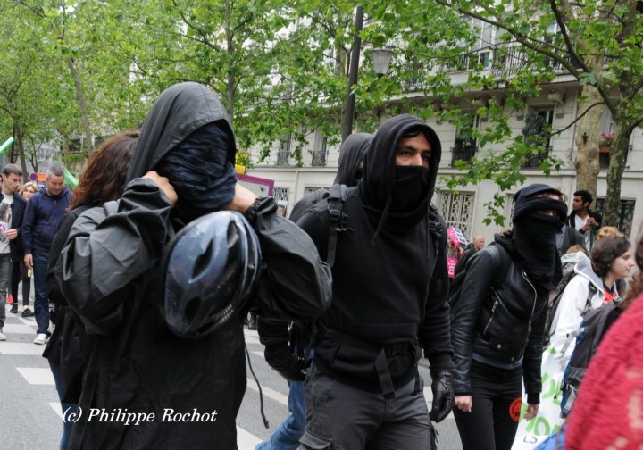 paris-manif-loi-travail-cgt-14-juin-2016-34-copier-signe