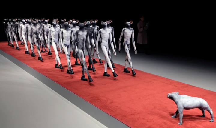 Lycaon Pyctus chien sauvage africain Jane Alexander Vuitton 2017 (1) (Copier)