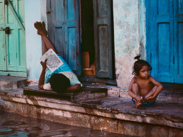 87749-_Steve-McCurry_Varanasi_Uttar-Pradesh_India_1984